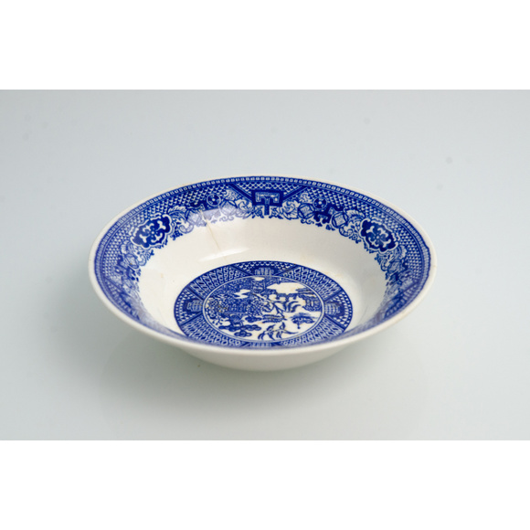 Vintage Willow Ware Royal China Bowl - Picture 2 of 4